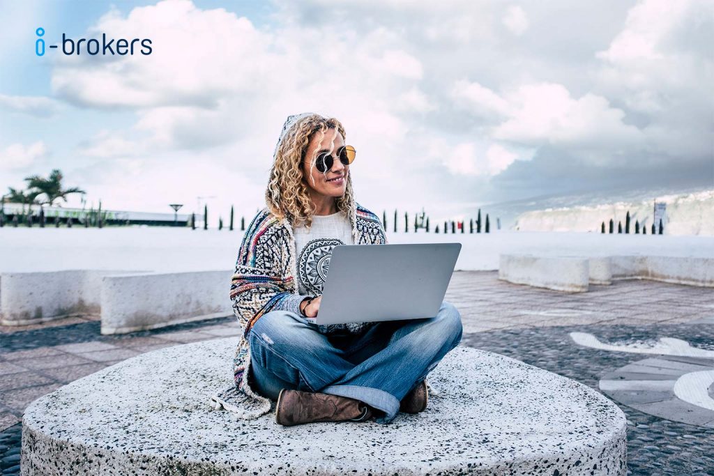 digital nomad vs expat